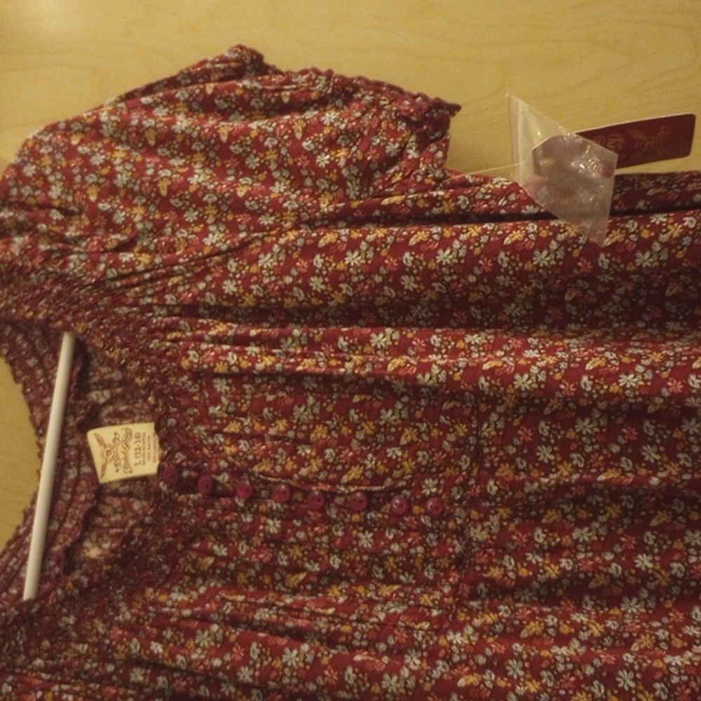 NWT Blouse Faded Glory Sz L